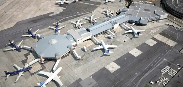 New Orleans International Airport　（ニューオーリンズ国際空港）